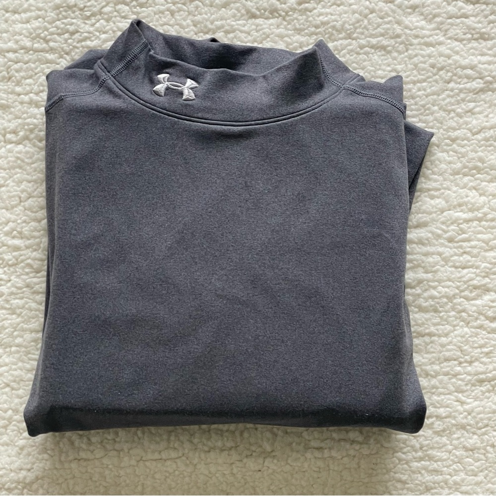 Under Armour Women’s Fitted “cold gear” mock turtleneck, long sleeve, size L